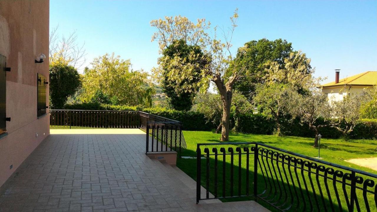 Chalet Delle Rose Saludecio ภายนอก รูปภาพ